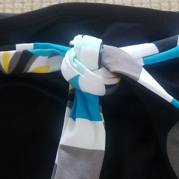 NWT Black bikini Bottom w striped belt Medium - Picture 2 of 3
